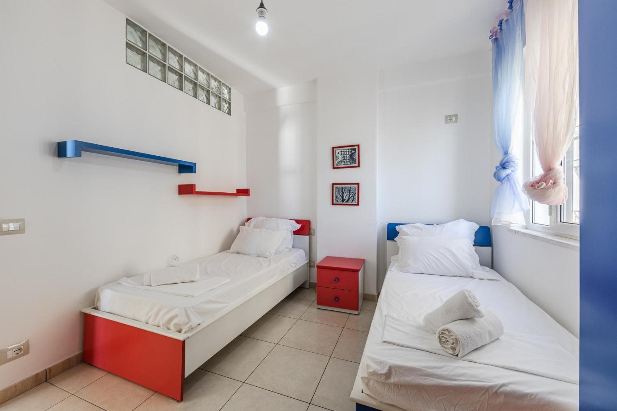 The Beachfront Apartment Durres Bagian luar foto